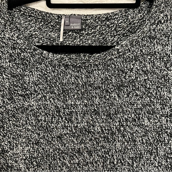 Sparkle & Fade black and white sweater size medium - Picture 2 of 4